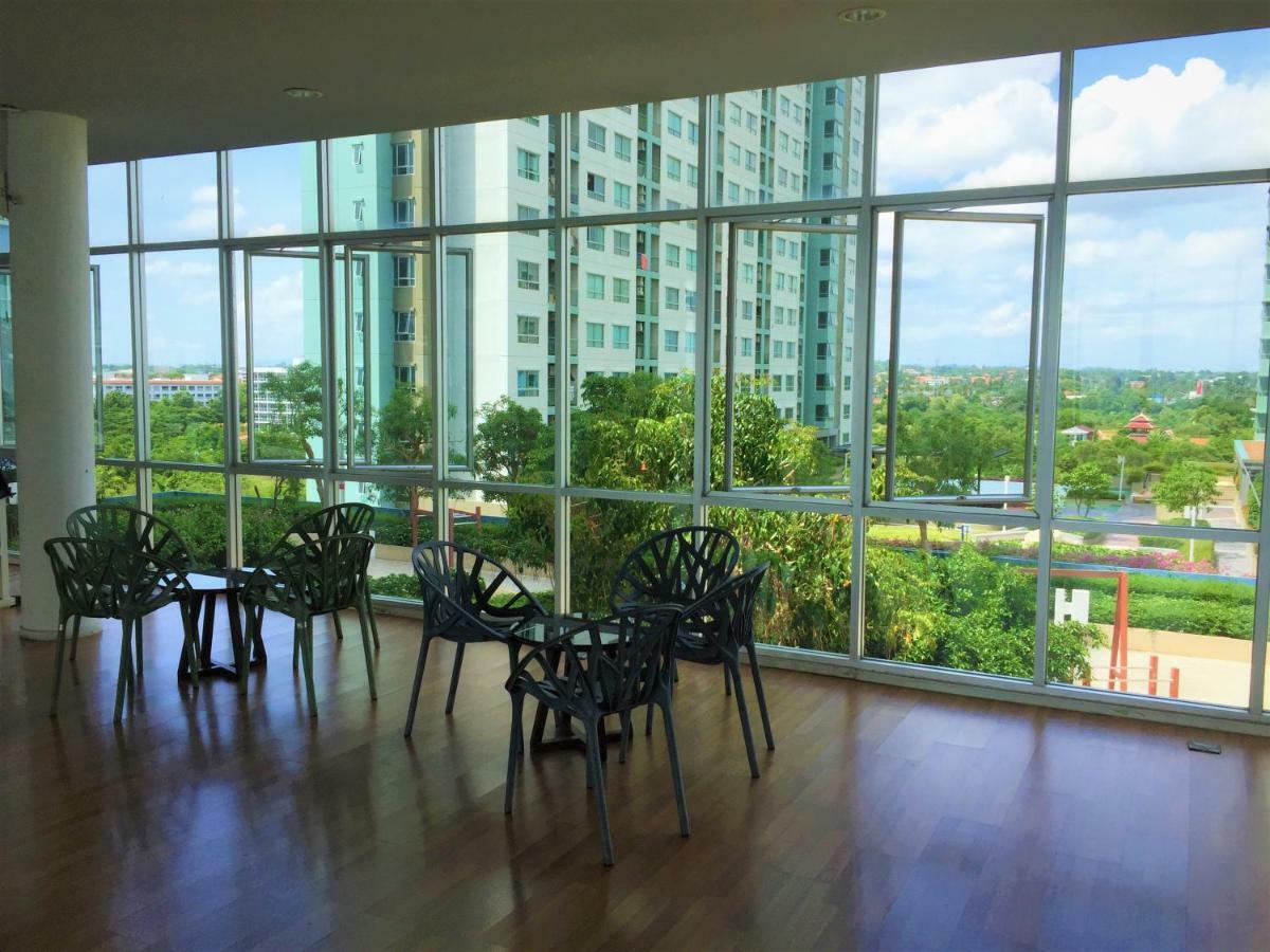 Cosy Lumpini Beachfront One Bedroom Jomtein Pantai Jomtien Bagian luar foto